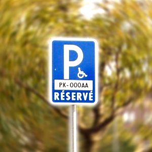Vyhradené môže byť len parkovacie miesto pre osobu zdravotne Vyhradené môže byť len parkovacie miesto pre osobu zdravotne