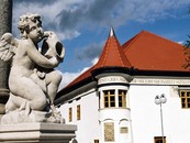 Mariánsky stĺp a radnica