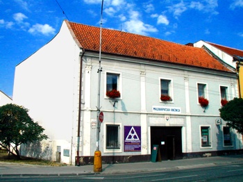 Malokarpatská knižnica Malokarpatská knižnica