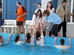Plavecká štafeta 2008; foto: Milan Oravec Plavecká štafeta 2008; foto: Milan Oravec