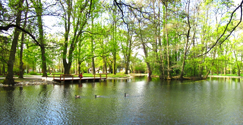 Zámocký park v Pezinku Zámocký park v Pezinku