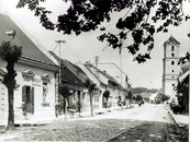 Holubyho ulica (vzadu Dolný kostol), 1. polovica 20. storočia