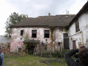 Obnova objektu Mestský dom Pezinok - Dvorná fasáda pred reštaurovaním